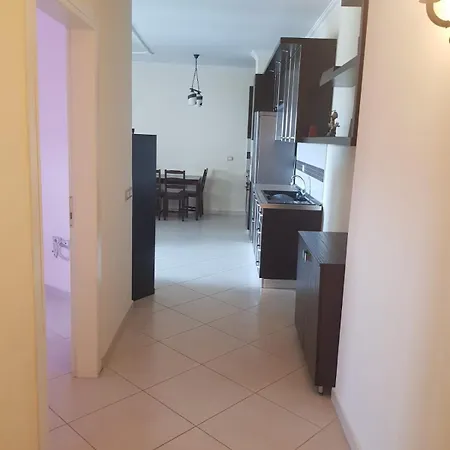 Familja Kapaj Διαμέρισμα Polisi i Vogel
